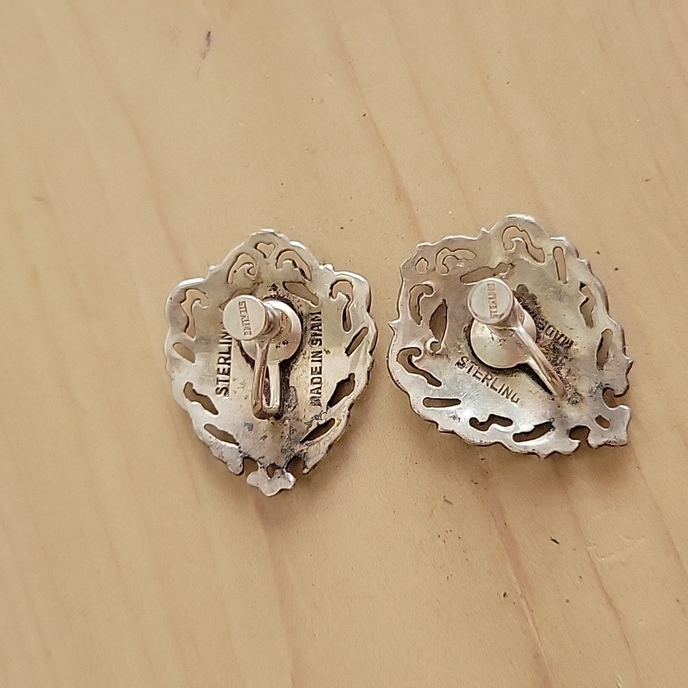 Vintage Siam Sterling Silver Screw Back Earrings - Picture 5 of 5